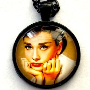 Audrey Hepburn Necklace, NWT, Handmade
